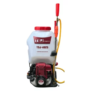 سمپاش لانسی چهارزمانه برند TSJ به رنگ سفید قرمز با بک گراند سفید